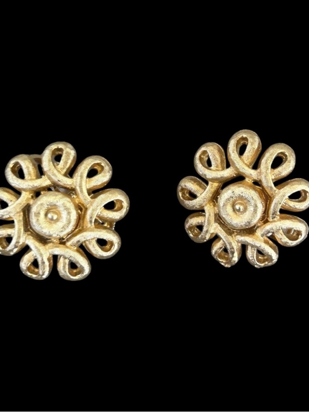 VTG Coro Clip On Earrings Twisted Knot Gold Tone MCM Round Circle Signed 1 Inch
